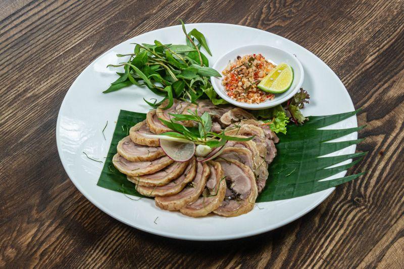 Top 10 điểm đến ẩm thực sôi động nhất phố Nguyên Hồng, Hà Nội