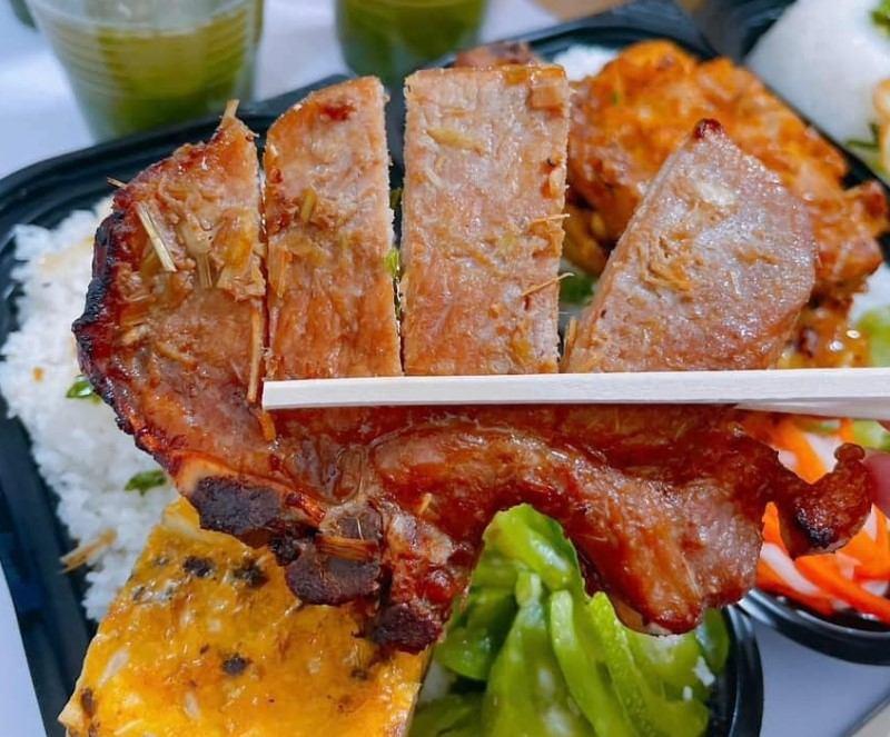Top 8 điểm đến ẩm thực đáng trải nghiệm nhất tại đường Hàm Nghi, TP. Hà Tĩnh
