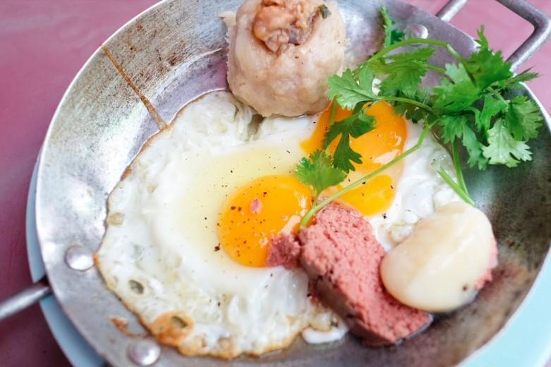 4 địa chỉ bánh mì chảo đình đám nhất Quận 10, TP.HCM