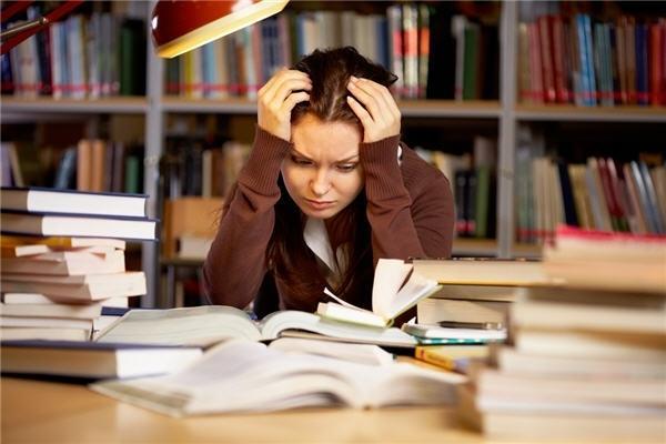 13 Cạm bẫy sinh viên cần né ngay từ năm nhất để không 'nuối tiếc tuổi trẻ'