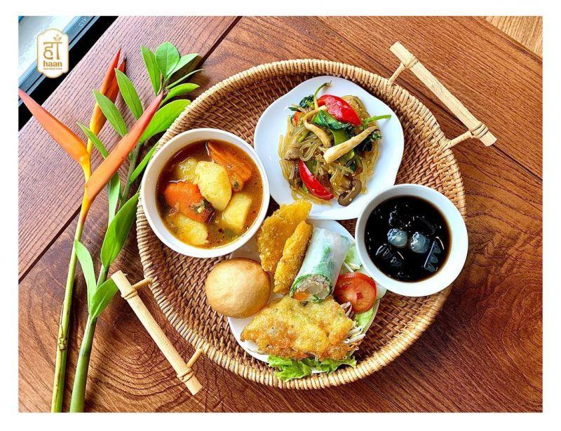 Top 10 Địa chỉ buffet chay Hà Nội: Hương vị thanh tịnh, giá cả hợp lý