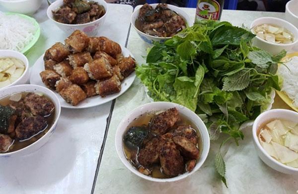 10 địa chỉ bún chả Hà Nội khiến thực khách say đắm