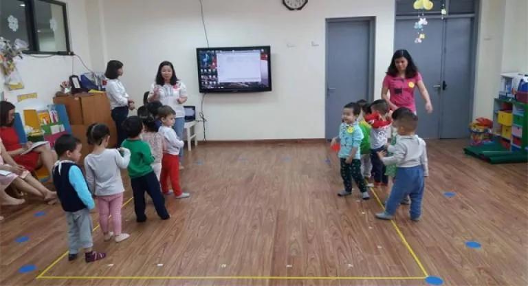 12 Trò Chơi Lớp Học Sáng Tạo Giúp Trẻ Học Tiếng Anh Hiệu Quả