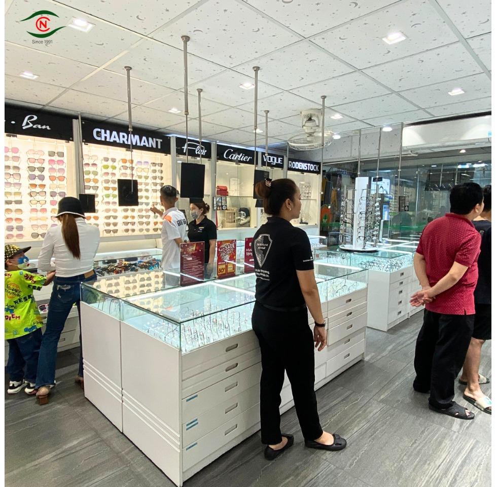 8 Đánh Giá Chân Thực Từ Khách Hàng Về Trung Tâm Mắt Kính Nam Cường