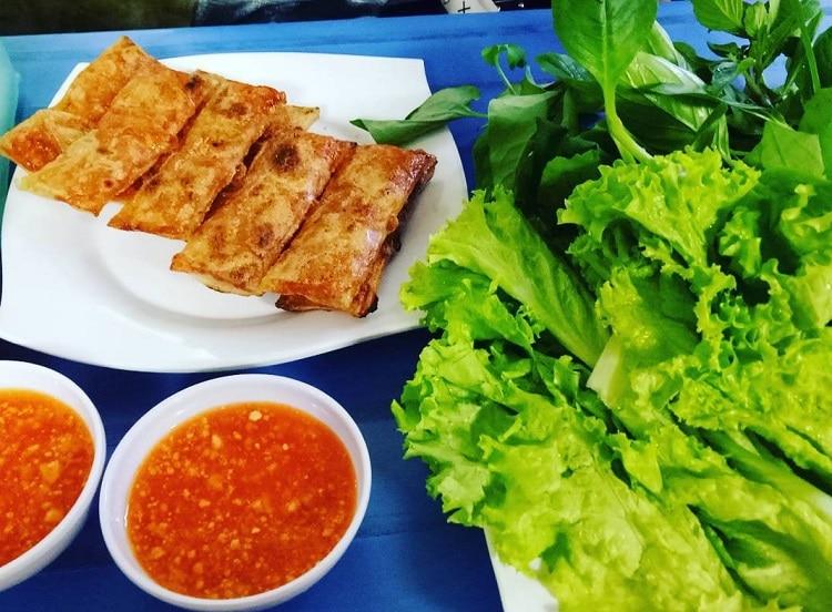 Top 10 điểm ăn vặt đáng thử nhất Quận 7, TP.HCM - Thiên đường ẩm thực đường phố