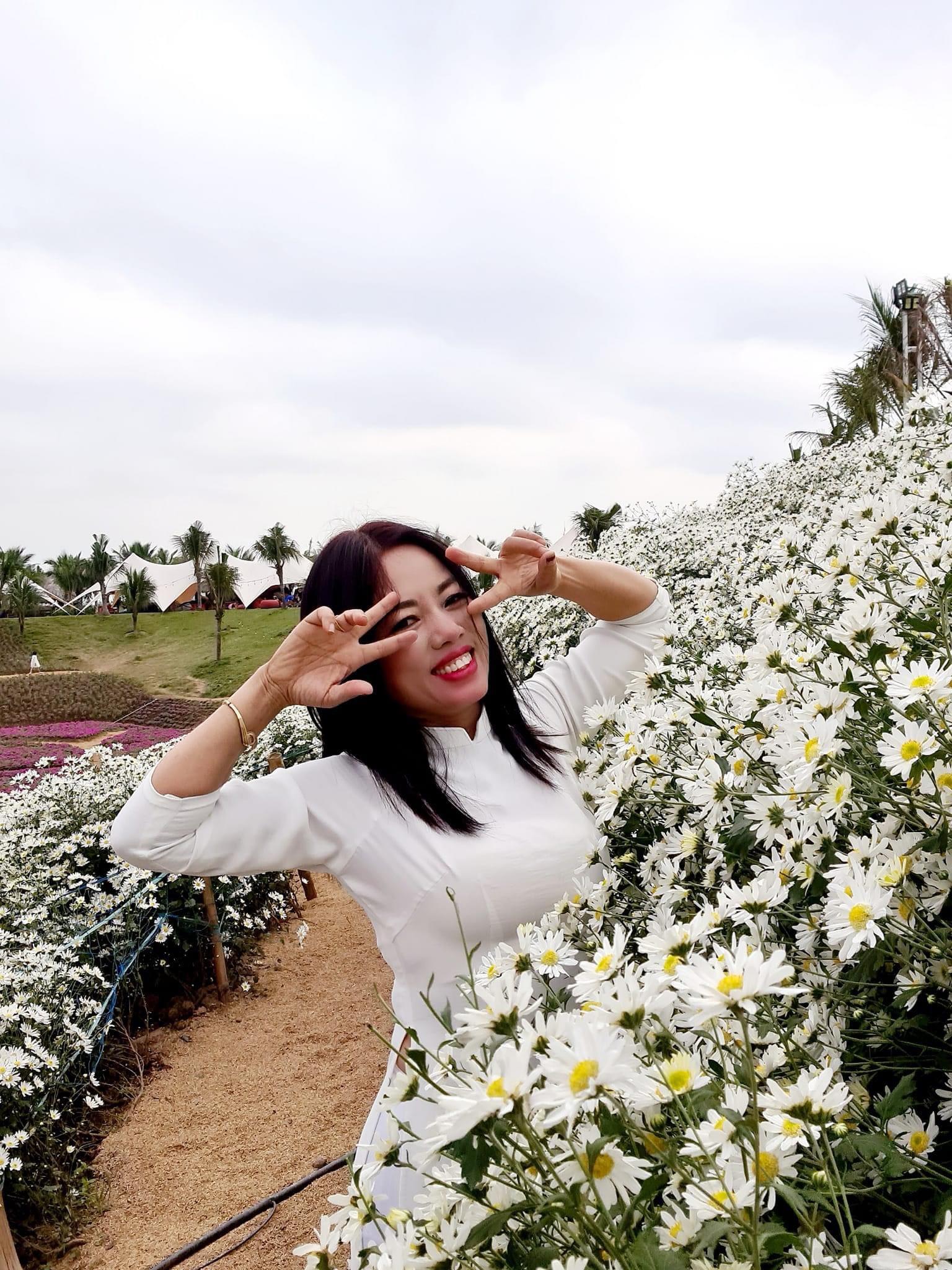 Top 12 bài thơ tuyệt vời về mùa hoa cúc họa mi