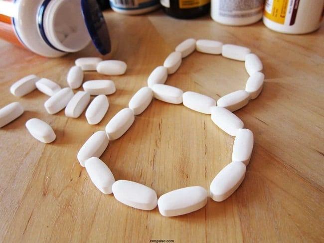 Tắm trắng với vitamin B1 có thực sự mang lại hiệu quả? Những điều cần lưu ý khi áp dụng phương pháp này.