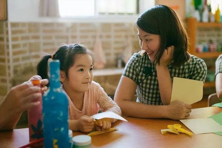 Top 8 Bài luận tiếng Anh phân tích ưu - khuyết điểm của mẹ đi làm một cách sâu sắc nhất