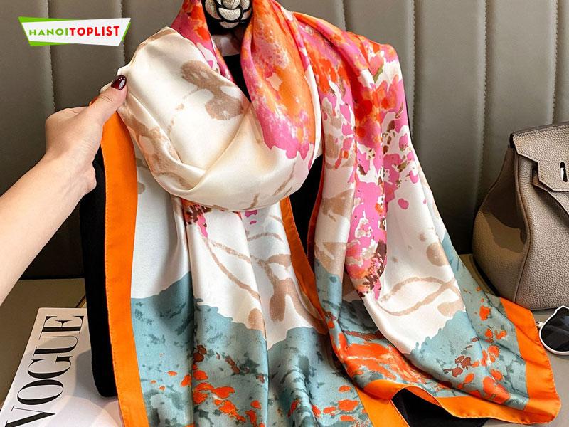Khám phá 15+ địa chỉ mua khăn choàng cổ đẹp tinh tế tại Hà Nội