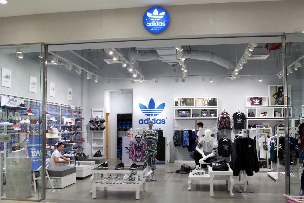 Khám Phá 12 Địa Chỉ Bán Giày Adidas Chính Hãng Tại Hà Nội