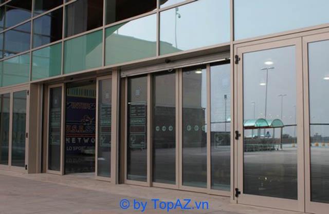 Khám phá top 10 công ty thi công cửa kính tự động tại TPHCM uy tín, chất lượng và giá cả hợp lý.