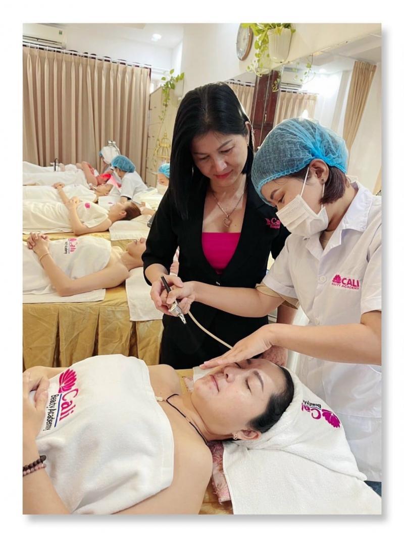Top 9 Trường Dạy Chăm Sóc Da Đáng Tin Cậy Và Chất Lượng Nhất TP.HCM