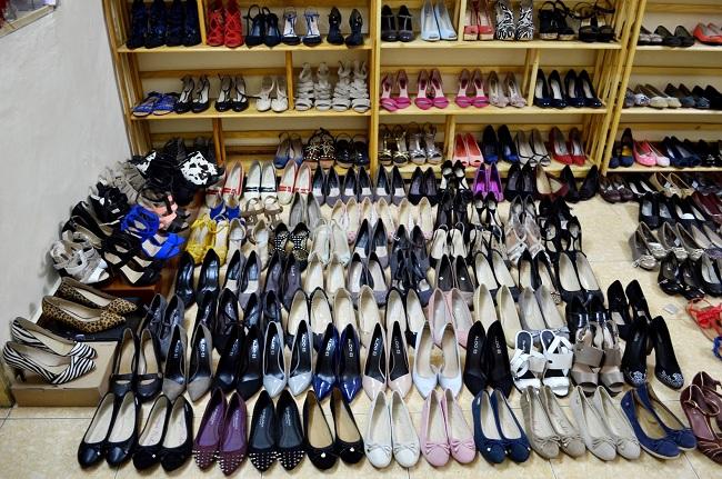 Top 7 xưởng giày dép sỉ chất lượng, uy tín tại TP.HCM