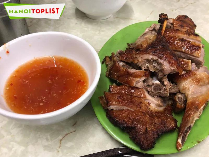 Top 20+ quán vịt nướng ngon Hà Nội với da giòn, hương thơm quyến rũ
