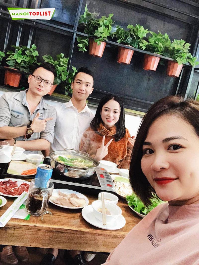 Trải nghiệm lẩu bò nhúng dấm 555 Linh Đàm: Đánh giá toàn diện thực đơn, giá cả và chất lượng phục vụ