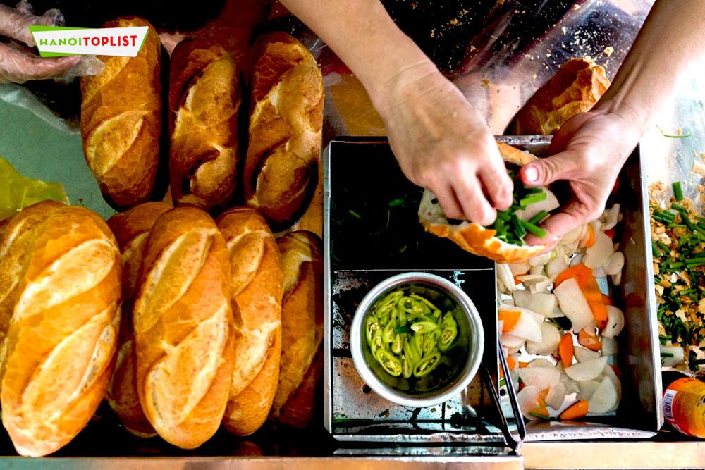 Hành trình thưởng thức 10 quán bánh mì ngon nức tiếng Hà Thành