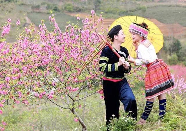 Top 12 bài thơ tình yêu sâu lắng và ý nghĩa