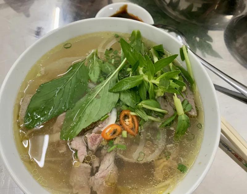 Top 10 Quán Phở Đặc Sắc và Nổi Tiếng Nhất Quận 5, TP. HCM