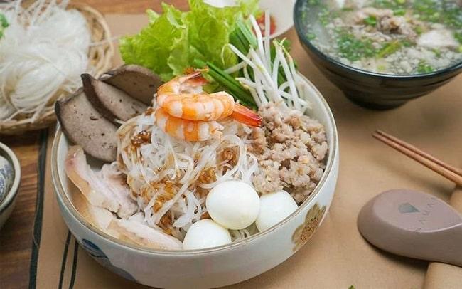Sài Gòn về đêm: 4 địa chỉ hủ tiếu hút khách dành cho dân “cú đêm”