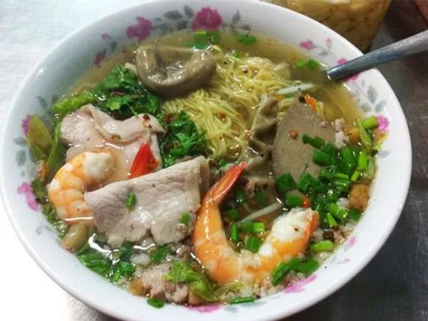 7 điểm thưởng thức hủ tiếu đặc sắc không thể bỏ qua tại quận 4, Sài Gòn