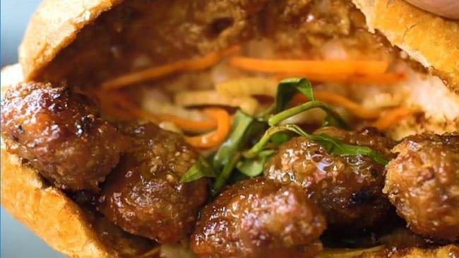 3 địa chỉ bánh mì bò nướng đáng thử nhất Sài Gòn - Hương vị khó cưỡng