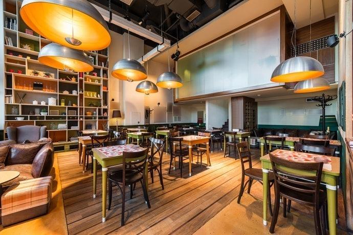 Khám phá 8 quán cafe sách tuyệt vời nhất dành cho những tín đồ đam mê sách tại TP. HCM