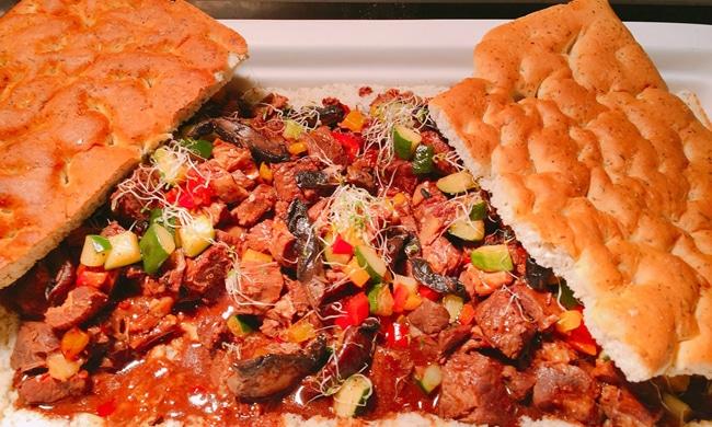 Khám phá 4 quán ăn 'rợn người' nhưng hút khách tại TP.HCM