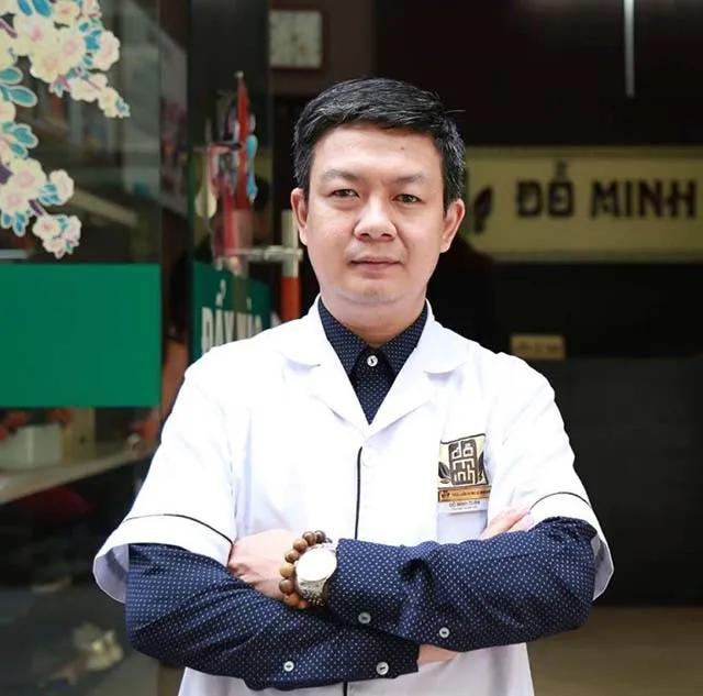 Lương y Đỗ Minh Tuấn – Một thầy thuốc với gần 30 năm kinh nghiệm khám chữa bệnh bằng YHCT, ông đã góp phần quan trọng vào việc bảo tồn và phát triển nền y học cổ truyền của dân tộc.