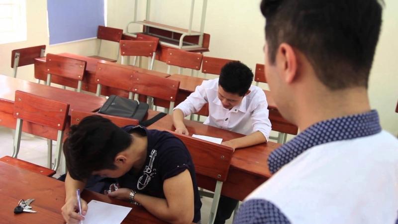 10 Cạm Bẫy Sinh Viên Năm Nhất Dễ Mắc Phải - Bài Học Xương Máu