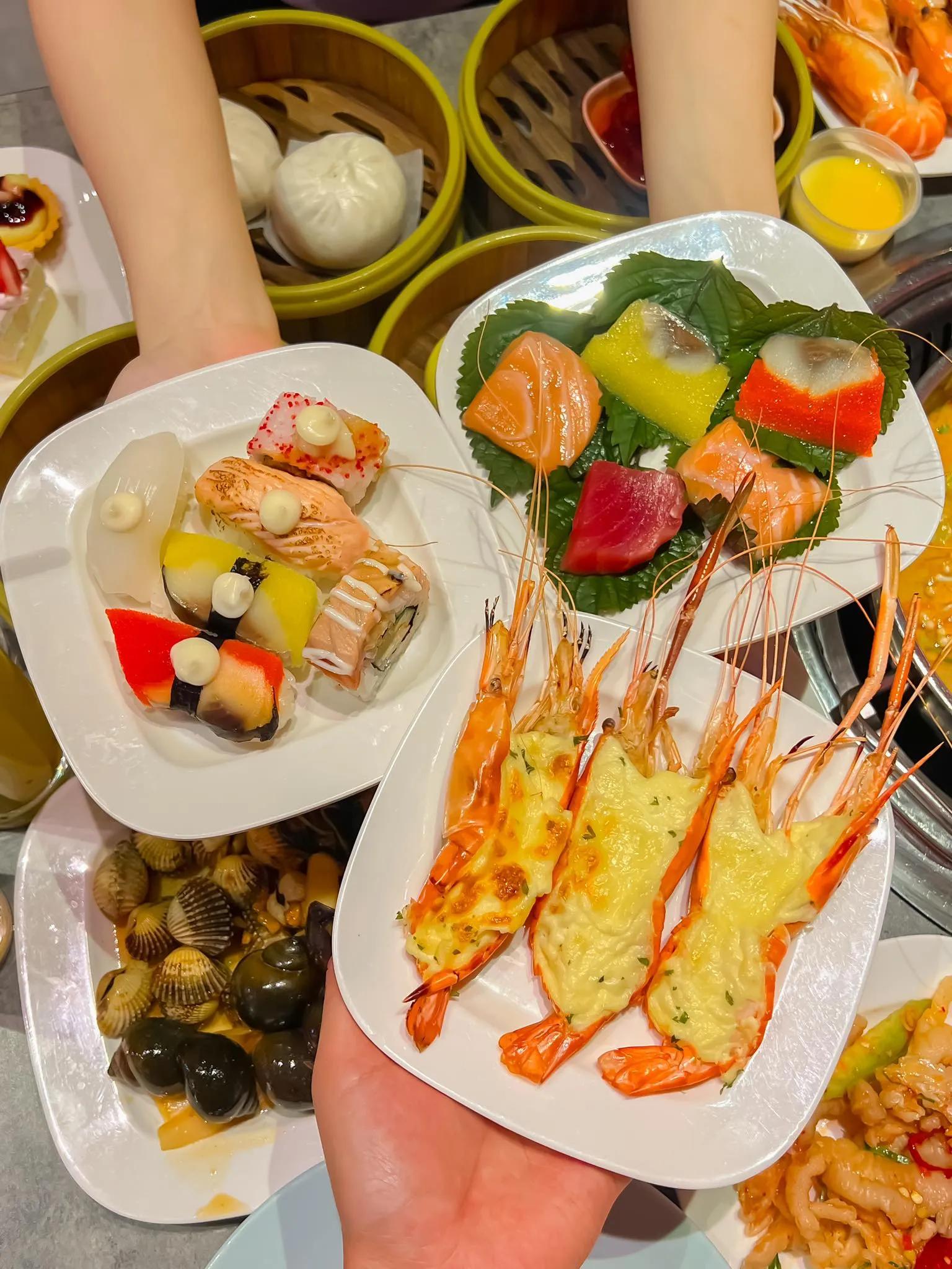 12 Đánh Giá Chân Thành Nhất Về Trải Nghiệm Buffet Hải Sản Cửu Vân Long