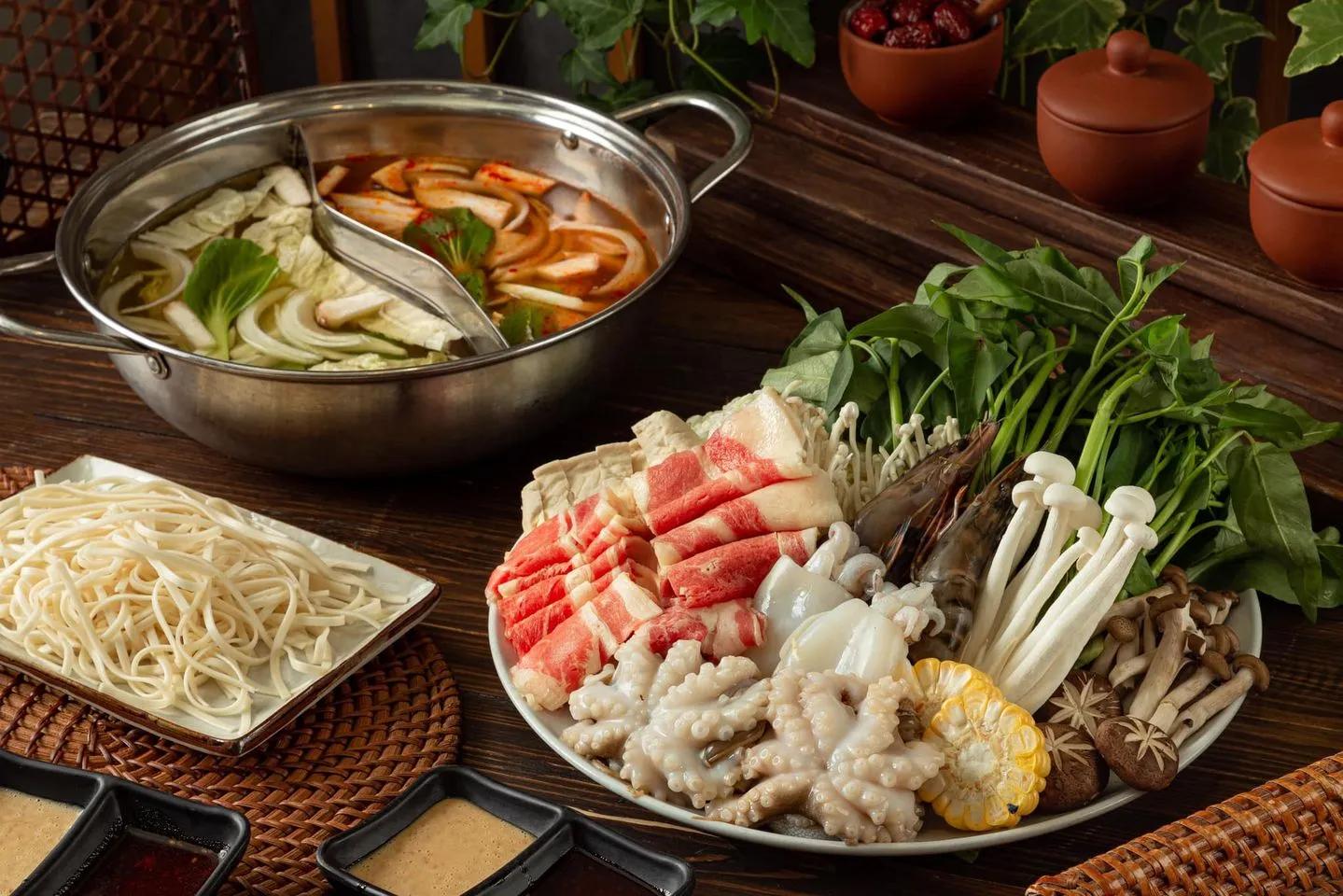 8 địa chỉ ẩm thực Hàn Quốc đáng trải nghiệm nhất tại trái tim Hà Nội - Quận Hoàn Kiếm