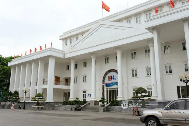 Top 10 trường đại học đào tạo tiếng Anh hàng đầu tại Hà Nội
