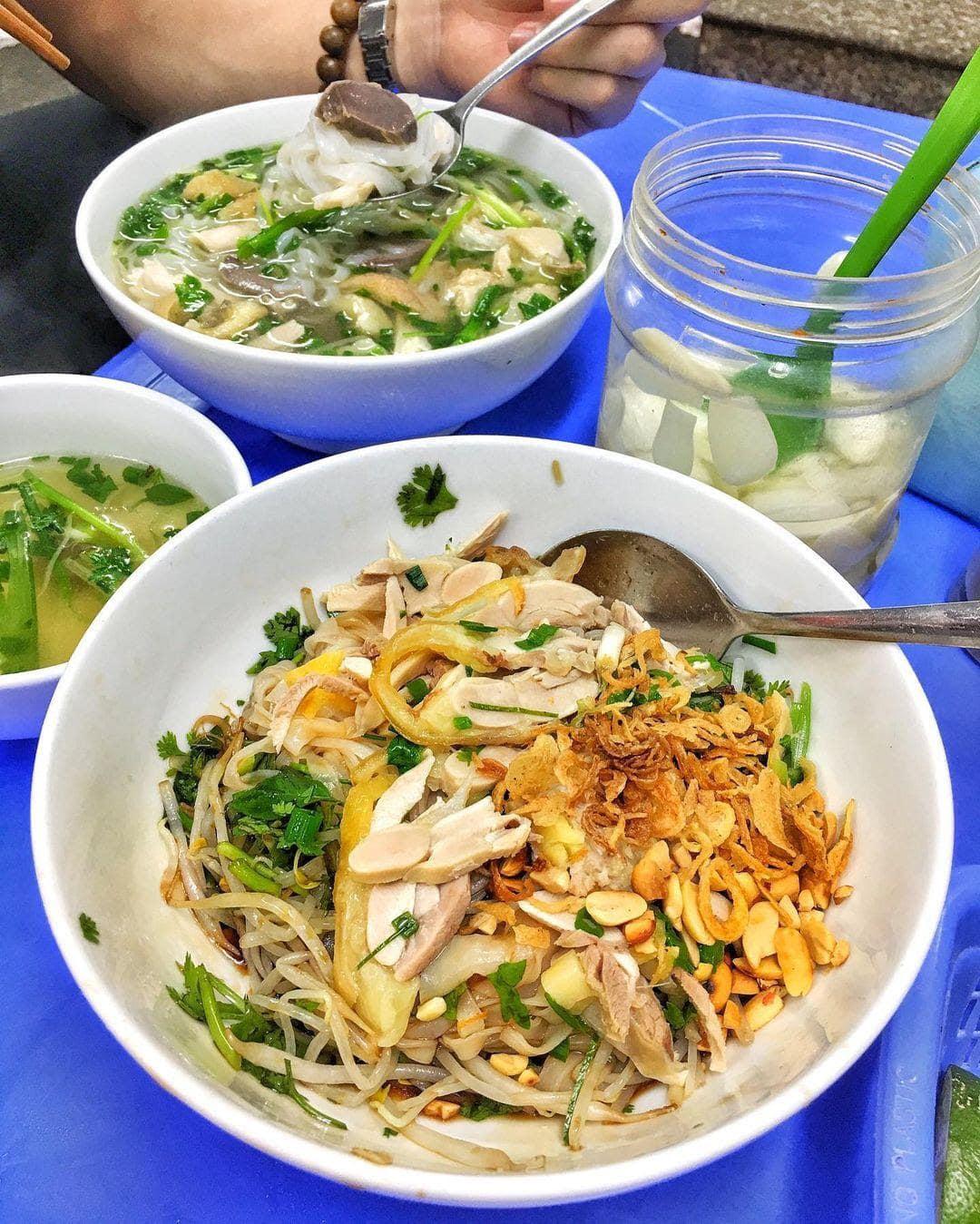 7 điểm đến phở gà trộn Hà Nội khiến thực khách say lòng