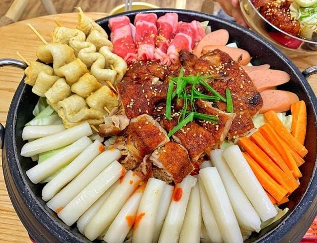 Top 4 địa chỉ tokbokki 'gây nghiện' nhất Sài Thành - Ăn là nhớ mãi!