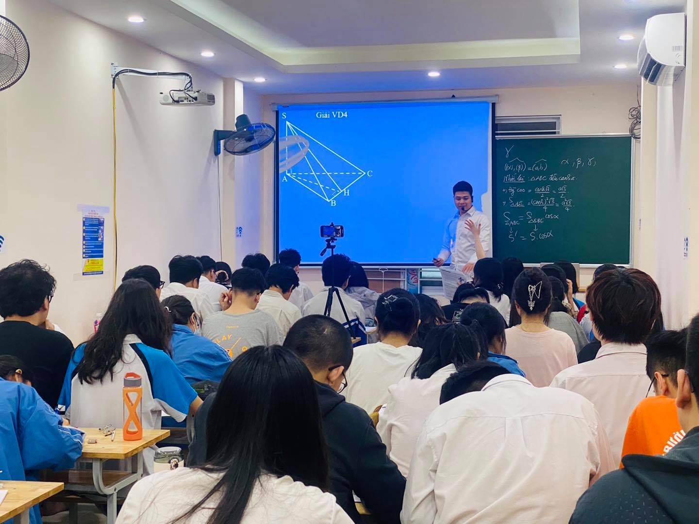 Top 7 Trung tâm luyện thi đại học hàng đầu tại Hà Nội
