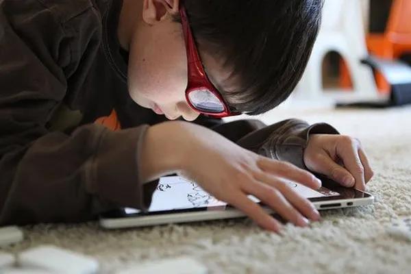Top 9 Đoạn văn phân tích sâu sắc: Tác động hai mặt của trò chơi điện tử (Ngữ văn 6 - SGK Cánh diều)