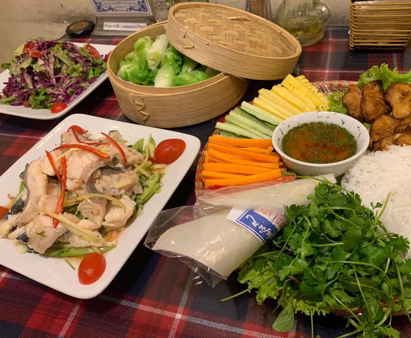 Khám phá 6 địa chỉ thưởng thức chả cá trứ danh nhất Hà Thành