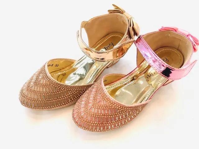 9 địa chỉ mua giày dép trẻ em chất lượng và uy tín bậc nhất Hà Nội