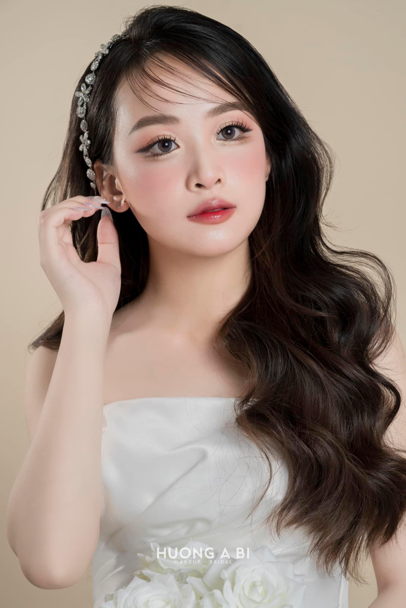 Top 7 Địa Chỉ Trang Điểm Cô Dâu Tinh Tế Nhất Hạ Long