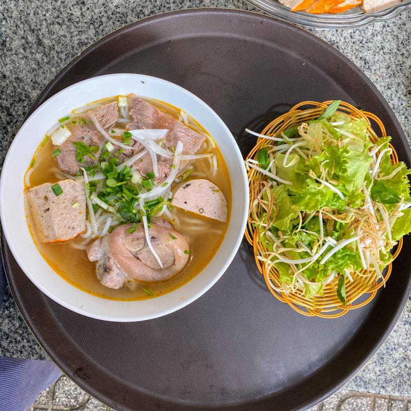 Top 8 địa chỉ bún bò Huế đậm chất Huế nhất Quận 7, TP.HCM - Hương vị cố đô giữa lòng Sài Gòn