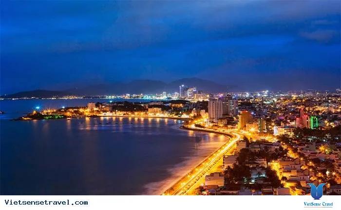 Top 10 bài phân tích sâu sắc nhất thi phẩm 'Chiều tối' - Kiệt tác thơ ca trong 'Nhật ký trong tù' của Hồ Chủ tịch