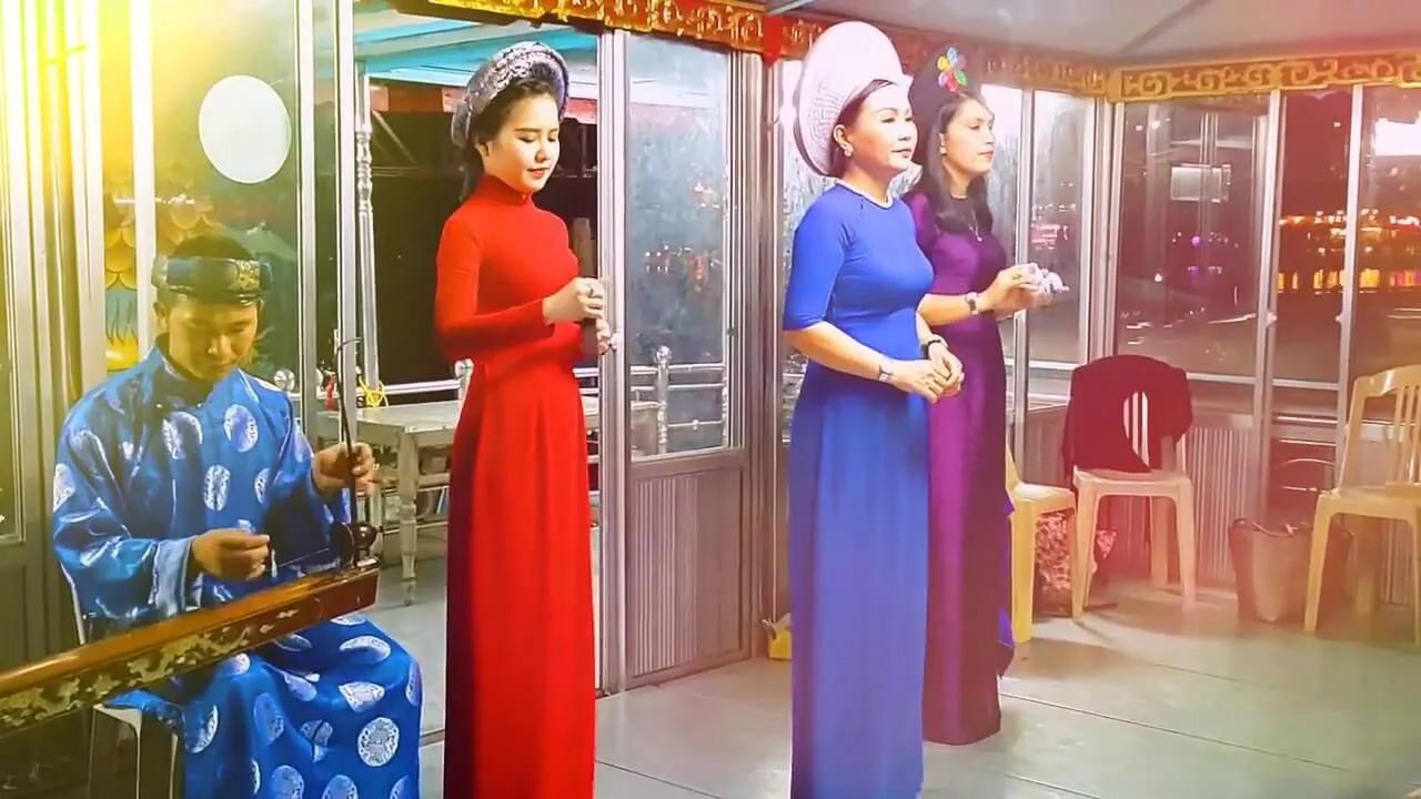 Khám phá 13 bài văn phân tích đặc sắc về bài thơ "Ca Huế trên sông Hương" (Ngữ văn 8 - SGK Kết nối tri thức)