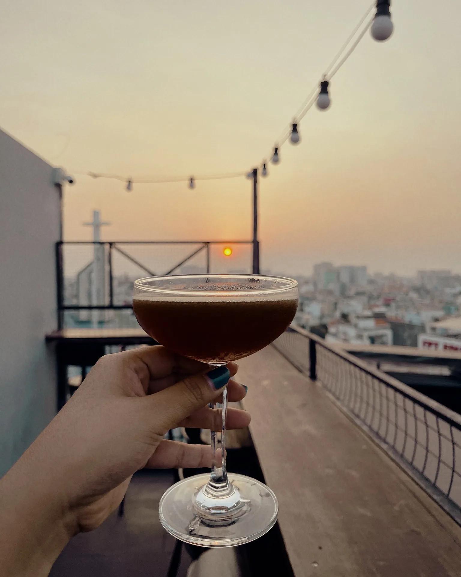 Top 3 Đánh Giá Về Trăng Non Rooftop - Điểm Hẹn Sống Ảo Đỉnh Cao