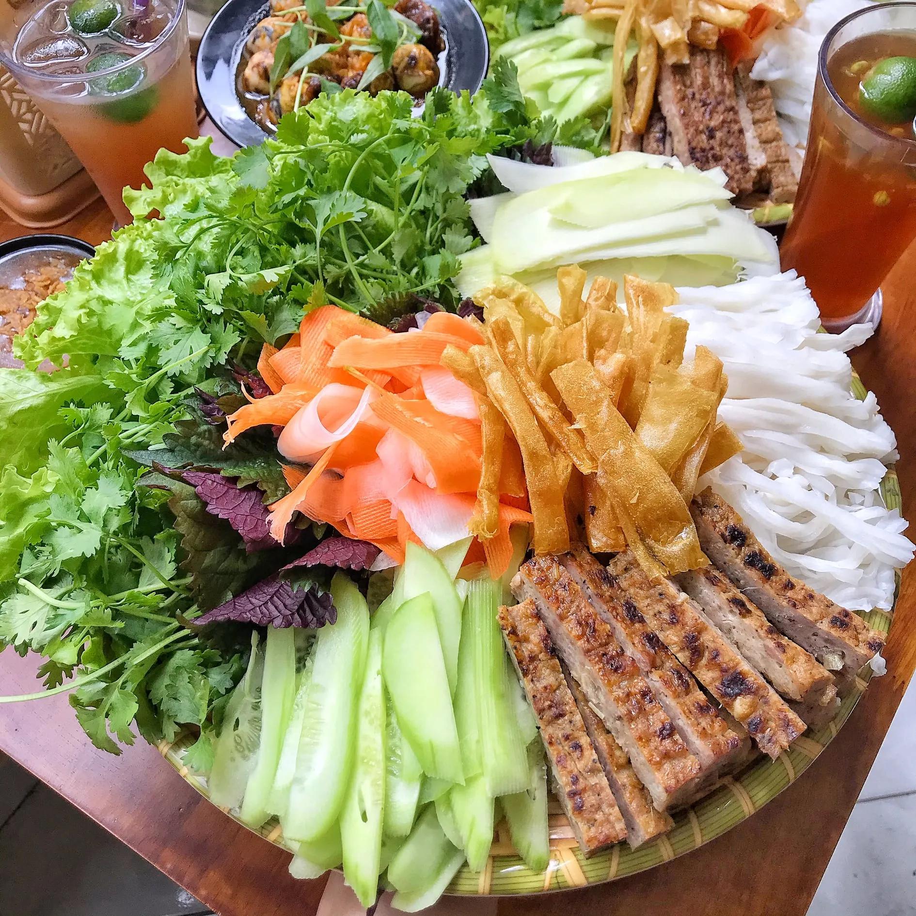 Top 10 địa chỉ nem nướng Nha Trang thơm ngon nức tiếng tại Hà Nội