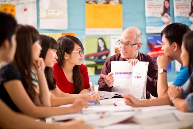 Top 4 Đánh Giá Chi Tiết về Kinh Nghiệm Luyện Thi IELTS tại British Council (Hội Đồng Anh)