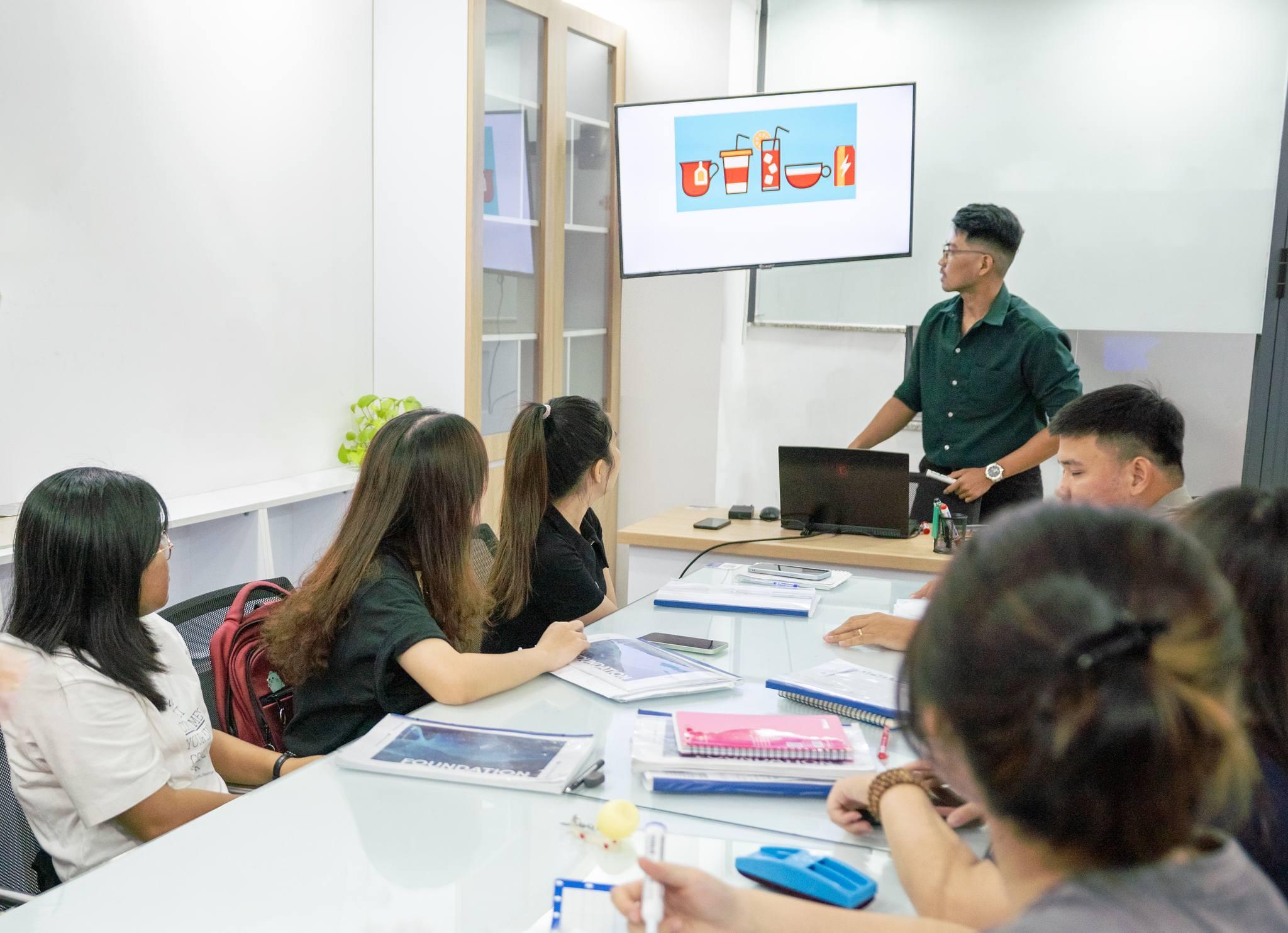 4 Đánh Giá Chân Thực Nhất Về Khóa Luyện Thi IELTS Tại Vietop