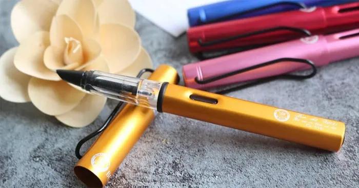 7 Bài văn mẫu sinh động miêu tả đồ dùng học tập yêu thích của học sinh