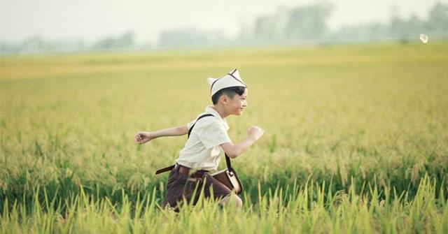 Top 8 Bài văn mẫu phân tích sâu sắc tinh thần dũng cảm và sự hy sinh anh dũng của chú bé liên lạc Lượm trong tác phẩm cùng tên - Nhà thơ Tố Hữu (Ngữ văn 6 - SGK Cánh diều) xuất sắc nhất