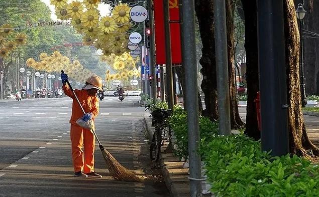 Top 12 bài văn nghị luận xuất sắc: 'Vệ sinh trường học - Trách nhiệm chung hay chỉ của lao công?' (Ngữ văn 7 - SGK Kết nối tri thức)