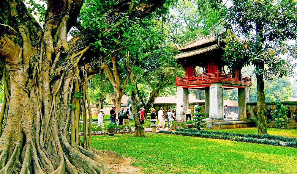 Top 11 bài mẫu tiếng Anh ấn tượng nhất viết về Văn Miếu Quốc Tử Giám